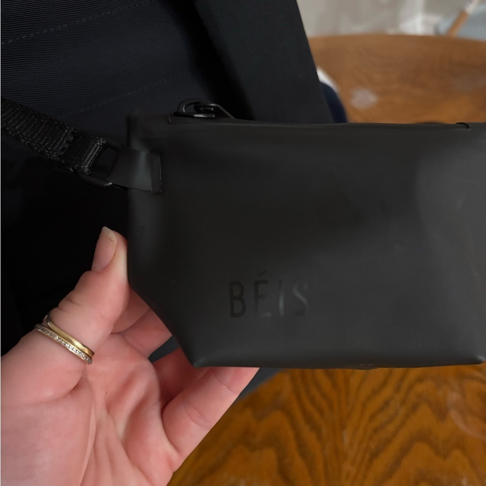 BEIS Ultimate Diaper Bag- sold out new version - Picture 7 of 10